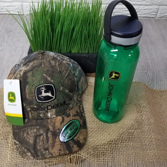 John Deere Camo Cap/Water Bottle Bundle - Picture 10 of 11